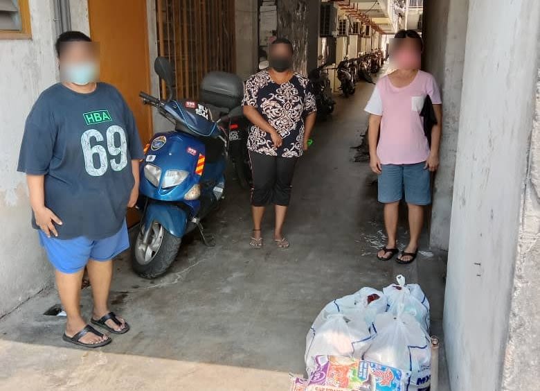 FreeMakan Volunteer Extinguishes Hunger Amongst Families in Ampang