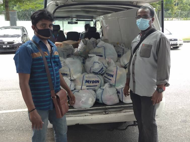 STROM Distributes 200 packs of Groceries to Sri Lankan Refugees
