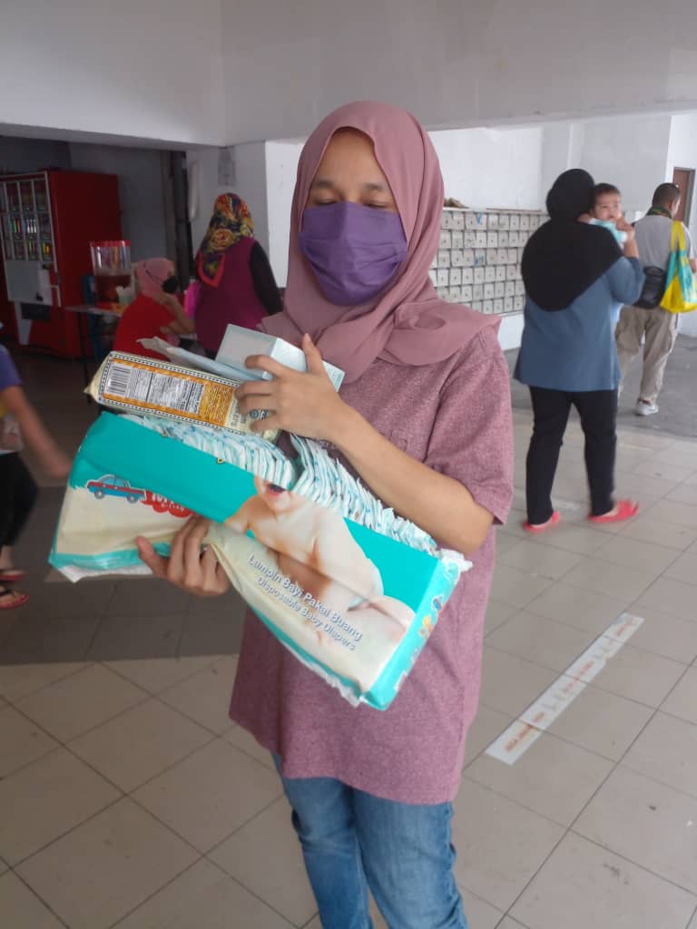 FreeMakan and Uplift Bring Relief and Aid to Families in PPR Shah Alam