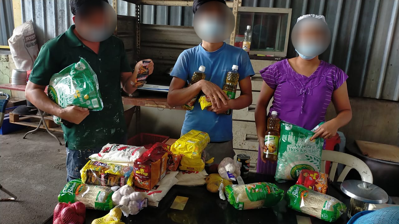 Another 200 Grocery Packs To Families At Pangsapuri Seroja