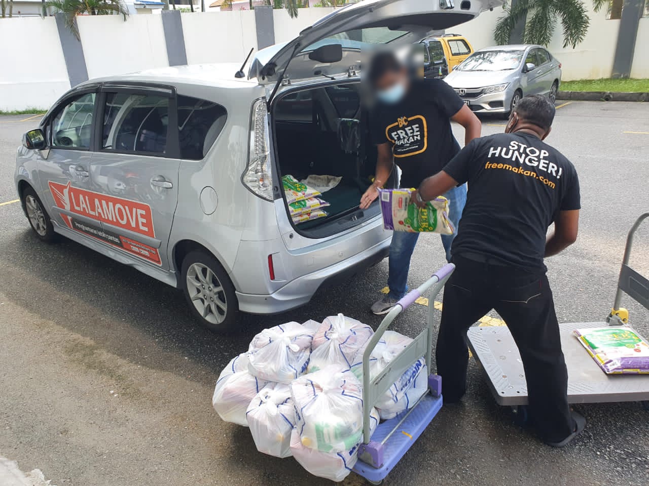112 Families in Klang Valley Receive Food Aid